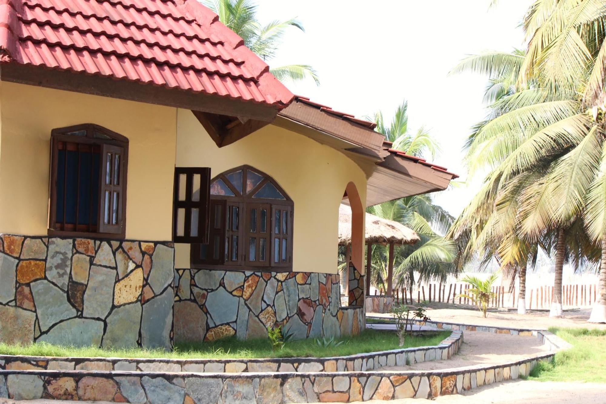 Rent Your Own Private Beach Bungalow Ampeni Exterior foto